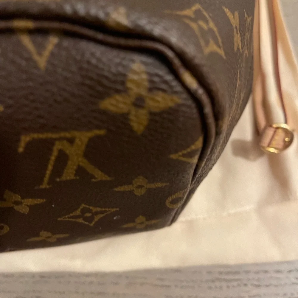 $1500 in Edmonton Louis Vuitton neverfull - Picture 3 of 11